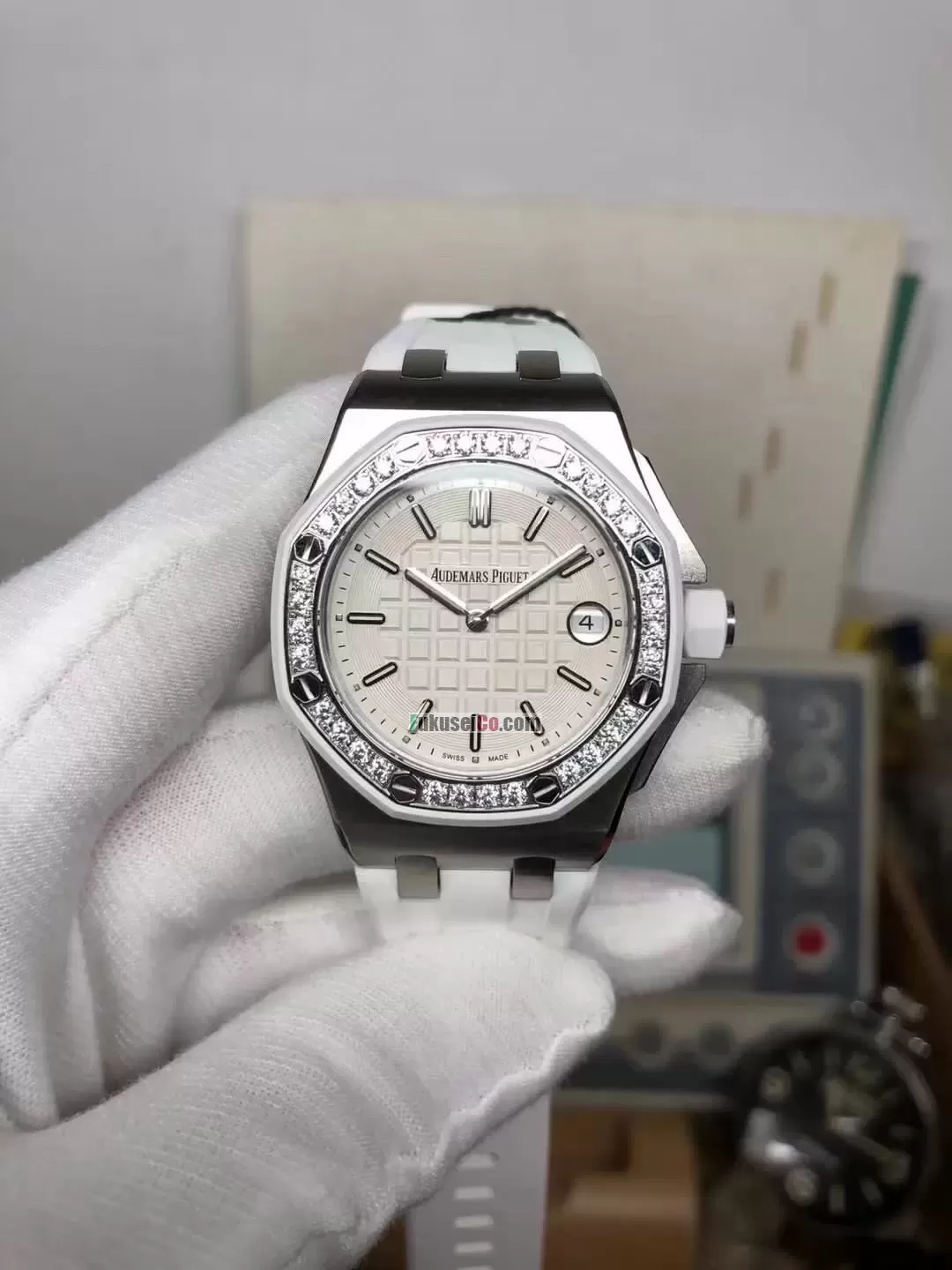 オーデマ・ピゲ ロイヤルオーク オフショア 67540OK.ZZ.A010CA.01 レディースコピーブランド時計