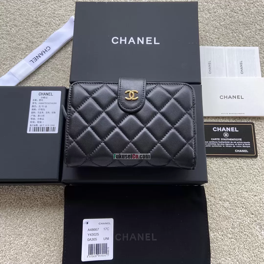 買取情報 シャネル激安二つ折り財布 A48667