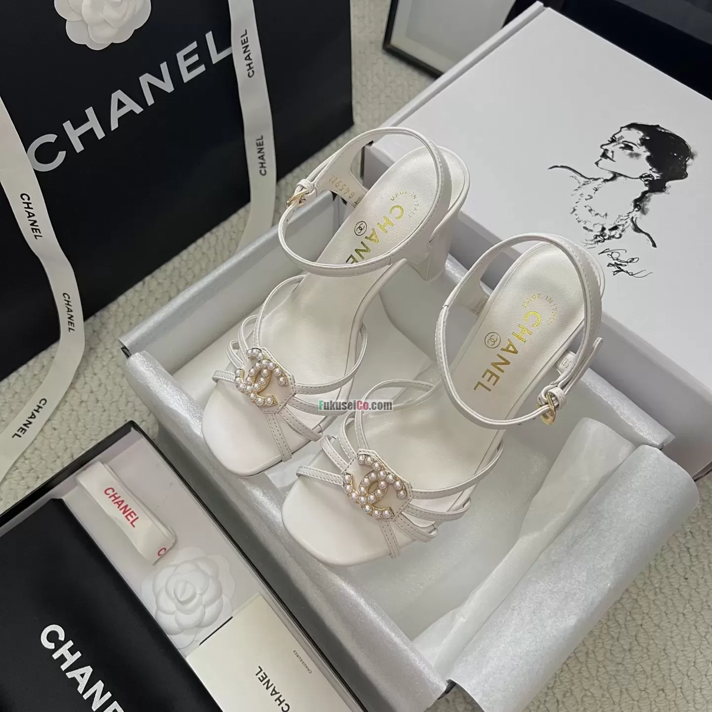 ご安心で楽 シャネルサンダルコピーの厚底スクエアヒールcy8023